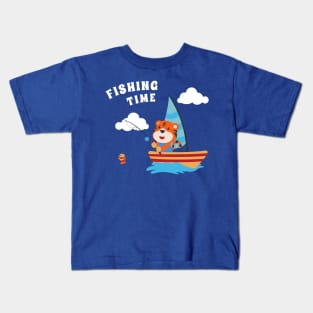 Vector cartoon illustration of cute tiger fishing on sailboat with cartoon style. Kids T-Shirt